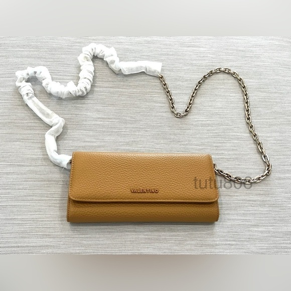 Valentino by Mario Valentino Juniper Dollaro Pebbled-Leather Wallet-On-Chain - Picture 1 of 13